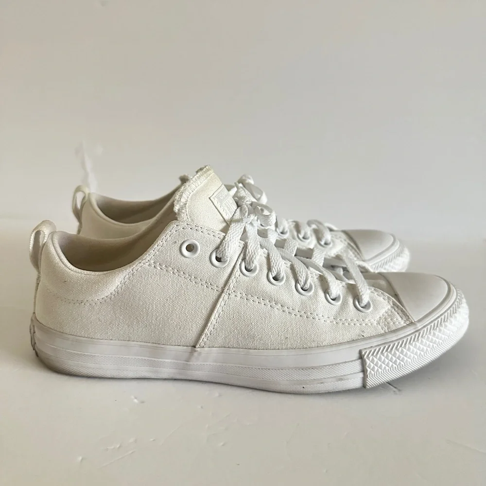 Converse White Sneakers Low Tops, lightly used